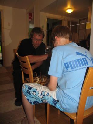 Nassikka pelasi shakkia